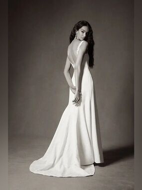 Jenny by Jenny Yoo
Portia Square-Neck Fit & Flare Crepe Wedding Gown